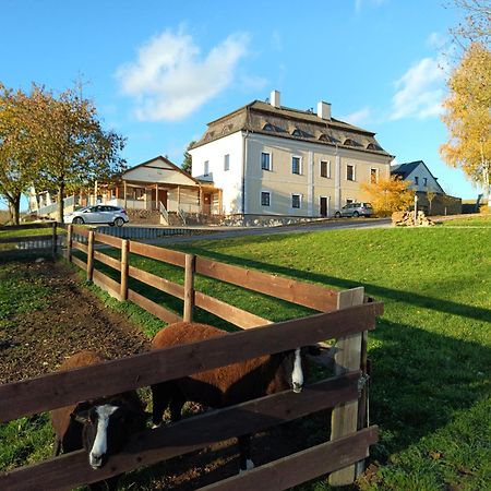 Resort Lisensky Dvur Sněžné Extérieur photo