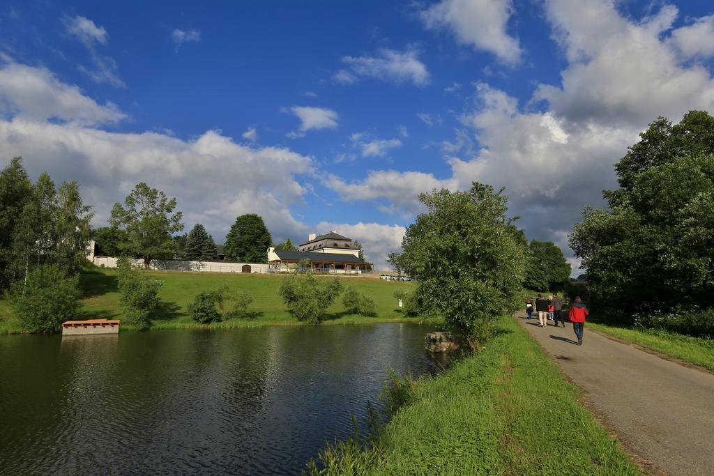 Resort Lisensky Dvur Sněžné Extérieur photo